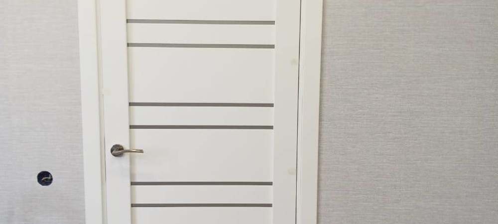 Установили межкомнатную дверь в новой квартире